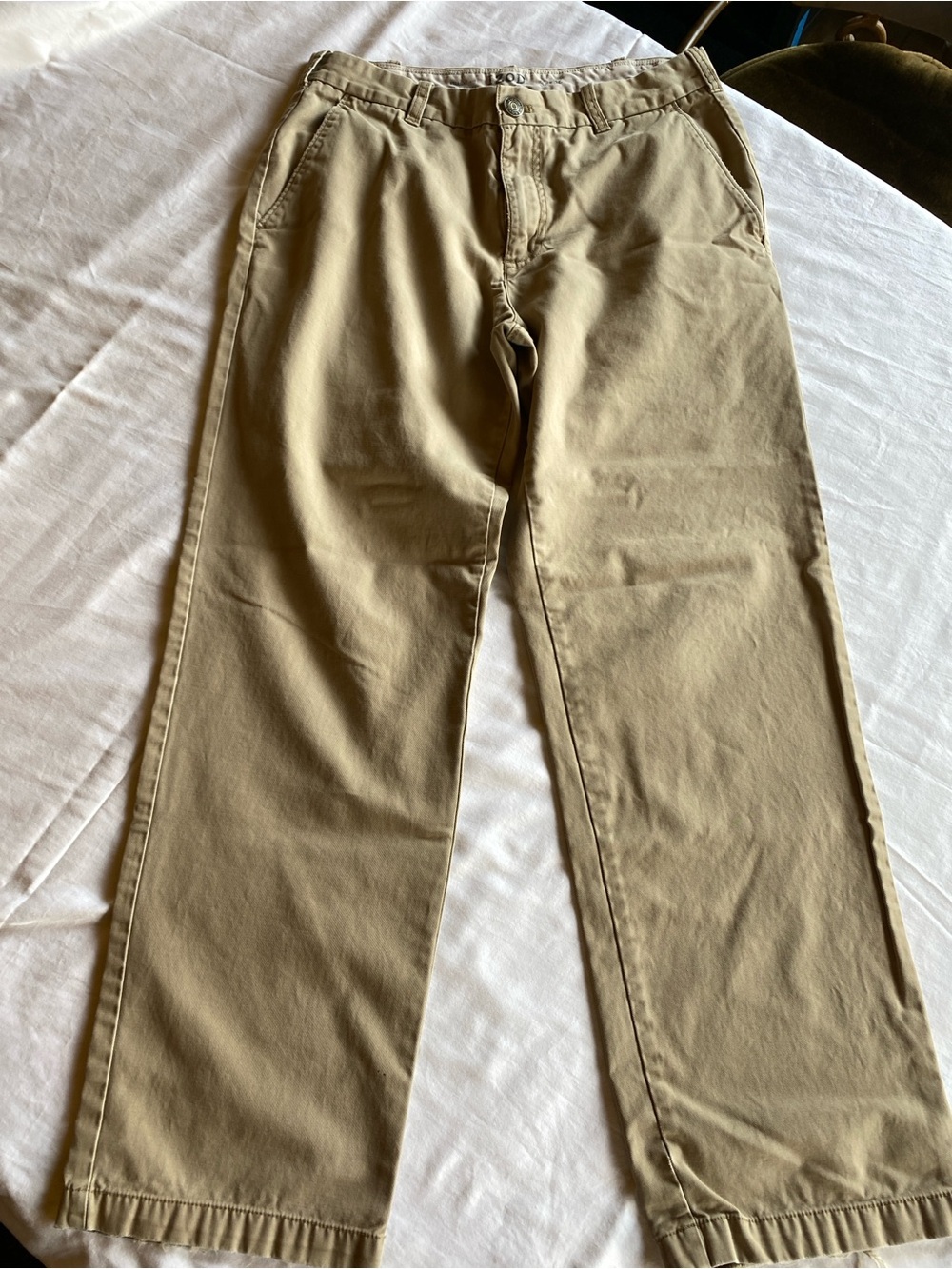 Izod Men's Khaki Straight-Leg Chinos